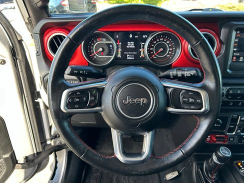 Used 2019 Jeep Wrangler Unlimited Rubicon w/ Cold Weather Group AWD/4WD image 11
