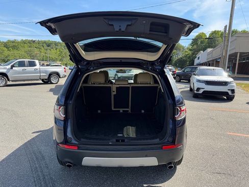 Used 2016 Land Rover Discovery Sport HSE AWD/4WD image 21