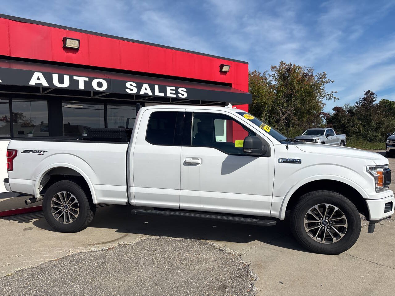 Used 2018 Ford F150 XLT w/ Equipment Group 302A Luxury AWD/4WD image 2