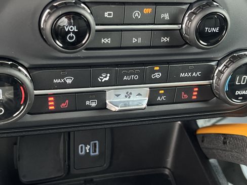 Used 2021 Ford Bronco Badlands AWD/4WD image 19