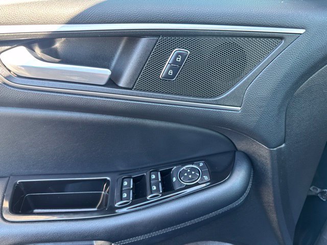 Used 2016 Ford Edge SEL w/ Equipment Group 201A AWD/4WD image 14