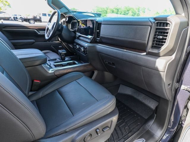 Used 2023 GMC Sierra 1500 SLT w/ SLT Premium Plus Package AWD/4WD image 22