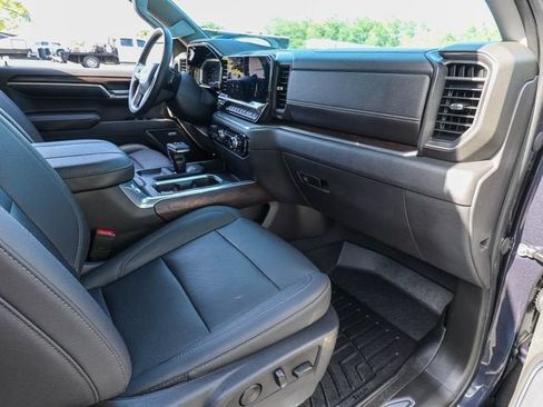 Used 2023 GMC Sierra 1500 SLT w/ SLT Premium Plus Package AWD/4WD image 22
