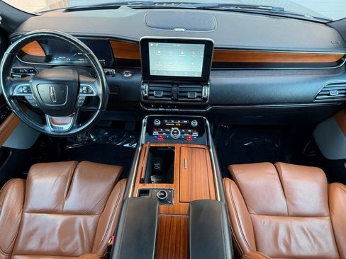 Used 2019 Lincoln Navigator Reserve image 27
