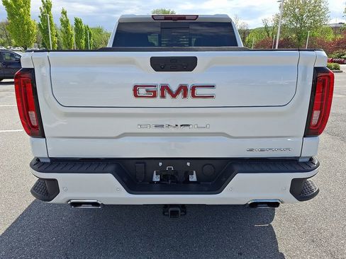 Used 2025 GMC Sierra 1500 Denali AWD/4WD image 9