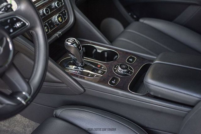 Used 2021 Bentley Bentayga AWD/4WD image 22