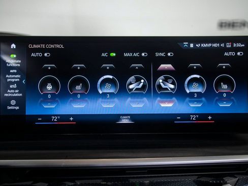 Used 2023 BMW X7 xDrive40i w/ M Sport Package image 28