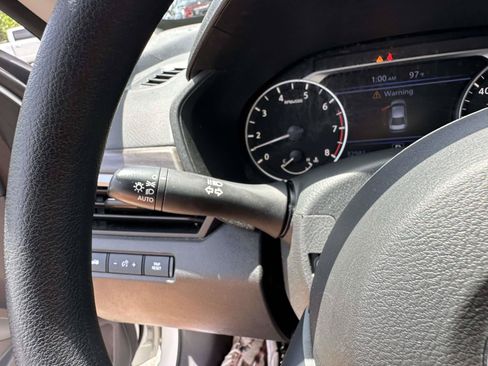 Used 2024 Nissan Altima 2.5 SV FWD image 26