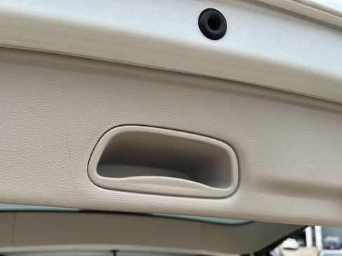 Used 2022 Chrysler Voyager LX FWD image 24