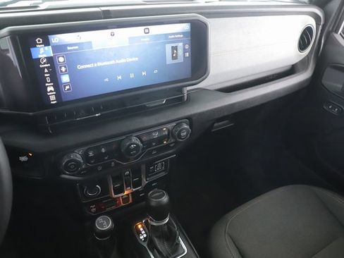 Used 2024 Jeep Gladiator Willys image 26
