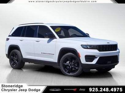 Used 2023 Jeep Grand Cherokee Altitude