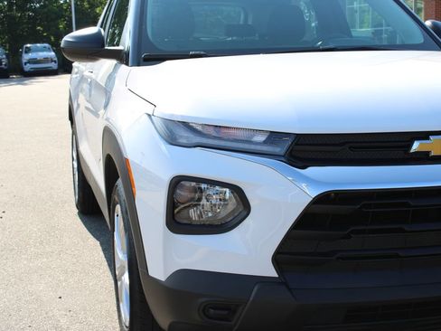 Used 2023 Chevrolet TrailBlazer LS FWD image 4