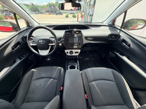 Used 2017 Toyota Prius Two w/ Carpet Mat Package FWD image 18