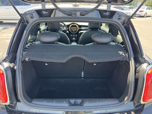 Used 2018 MINI Cooper 2-Door Hardtop FWD image 16