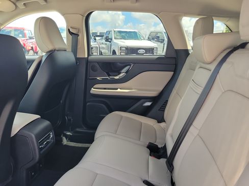 Used 2025 Lincoln Corsair Reserve FWD image 13