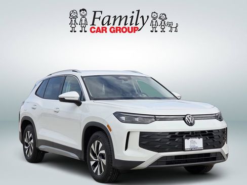 New 2026 Volkswagen Tiguan S FWD image 2