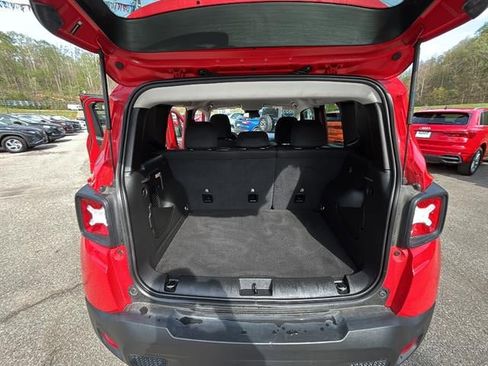 Used 2023 Jeep Renegade Latitude AWD/4WD image 24