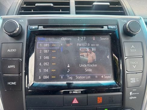 Used 2016 Toyota Camry SE w/ Moonroof Package FWD image 15