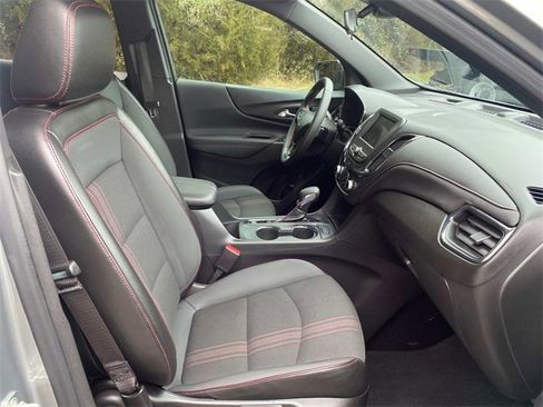 Used 2023 Chevrolet Equinox RS image 32