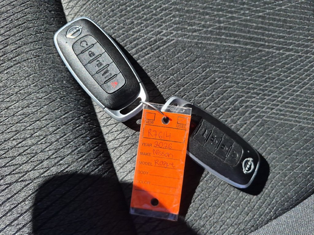Certified 2026 Nissan Rogue SV FWD image 33