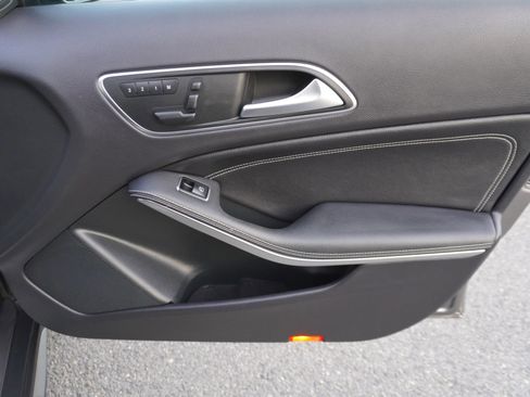 Used 2015 Mercedes-Benz GLA 250 4MATIC image 27