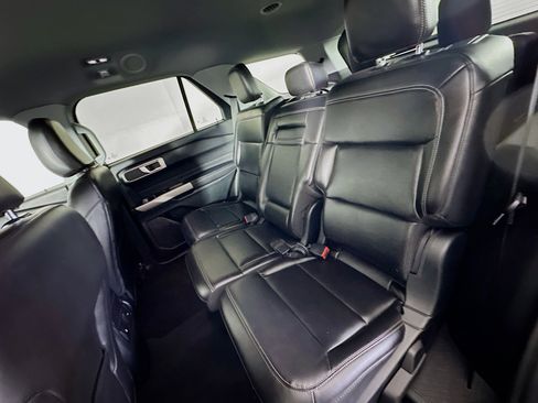 Used 2024 Ford Explorer XLT w/ Equipment Group 202A image 27