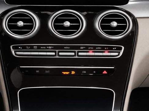 Used 2022 Mercedes-Benz GLC 300 w/ Premium Package Lite image 17