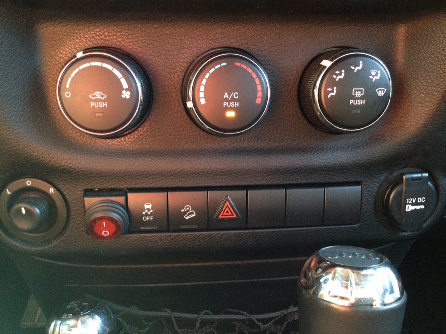Used 2014 Jeep Wrangler Unlimited Sport w/ Quick Order Package 24S AWD/4WD image 30