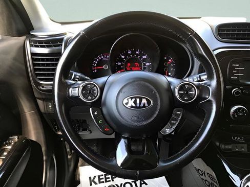 Used 2014 Kia Soul ! FWD image 17