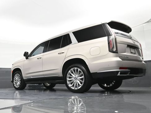 Certified 2022 Cadillac Escalade Premium Luxury RWD image 22