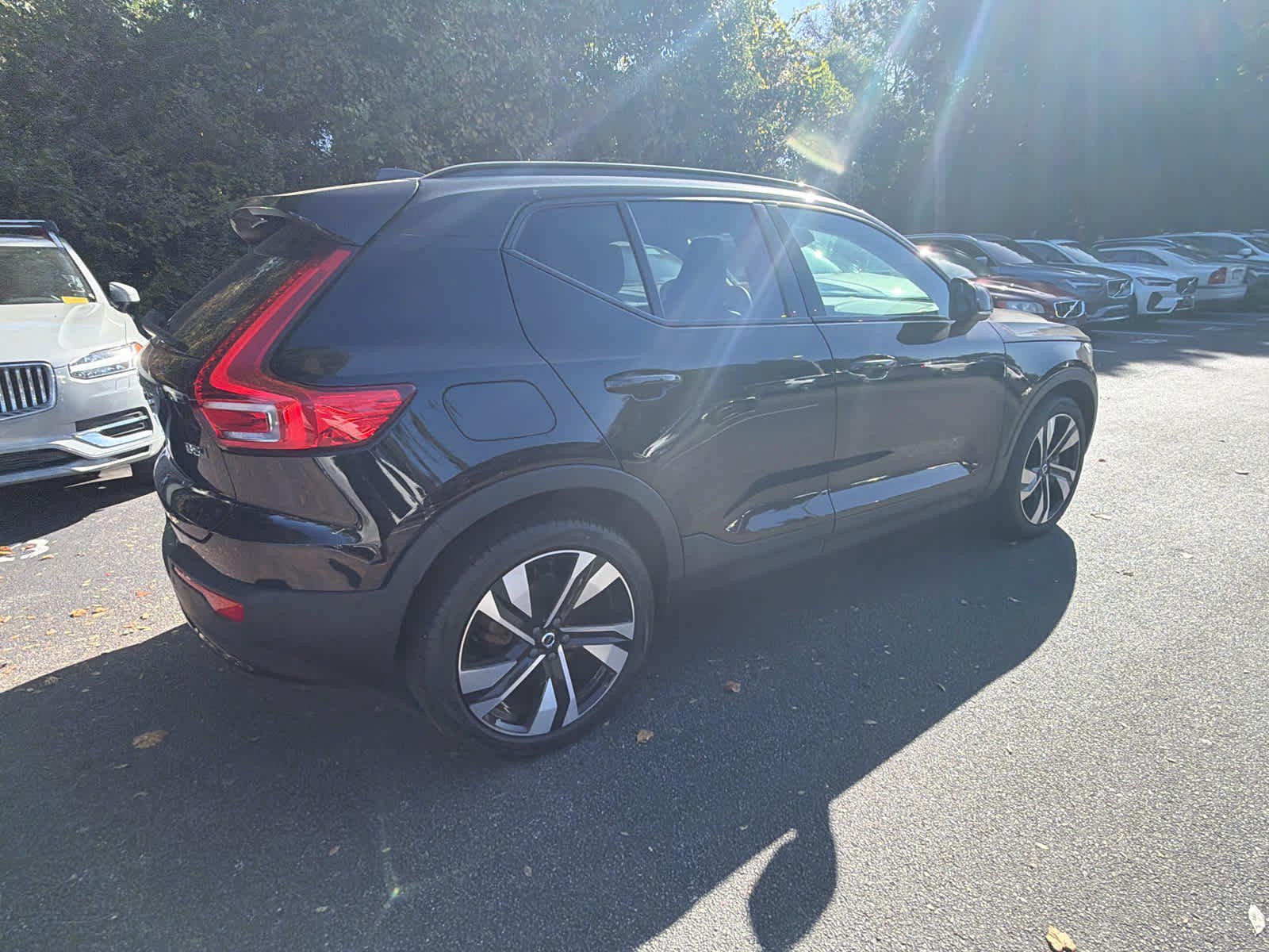 Used 2023 Volvo XC40 B5 Plus w/ Climate Package AWD/4WD image 16