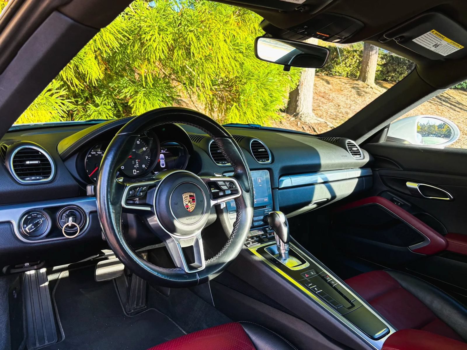 Used 2018 Porsche 718 Cayman RWD image 19