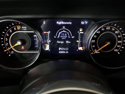 Used 2021 Jeep Wrangler Unlimited Sahara w/ Cold Weather Group AWD/4WD image 4