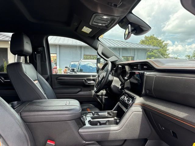 Used 2025 GMC Sierra 2500 AT4 AWD/4WD image 12