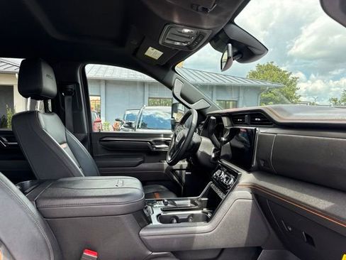 Used 2025 GMC Sierra 2500 AT4 AWD/4WD image 12