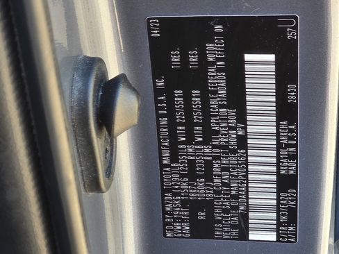 Used 2023 Toyota Corolla Cross XLE image 33