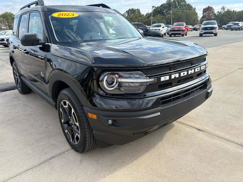 Used 2023 Ford Bronco Sport Outer Banks w/ Tech Package AWD/4WD image 2