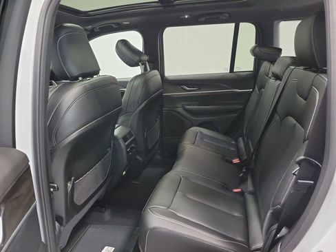 New 2025 Jeep Grand Cherokee Limited AWD/4WD image 8