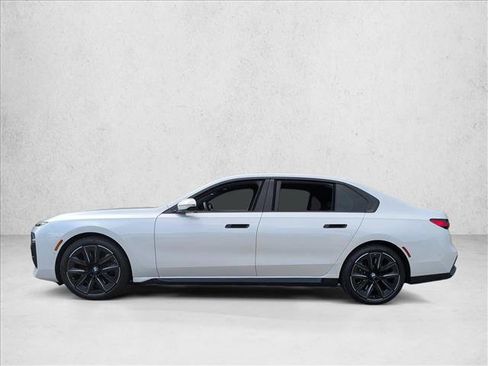 Used 2024 BMW 760i xDrive w/ Premium Package 2 AWD/4WD image 8