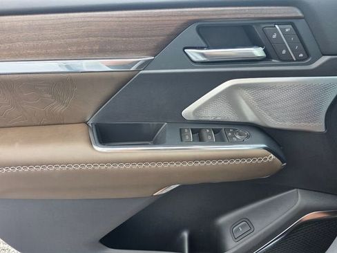 New 2026 GMC Acadia Denali Ultimate FWD image 30