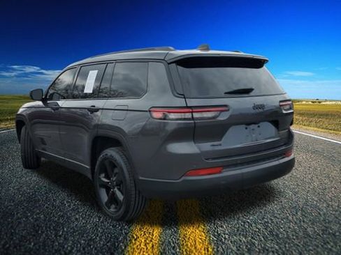 Certified 2023 Jeep Grand Cherokee L Laredo image 29