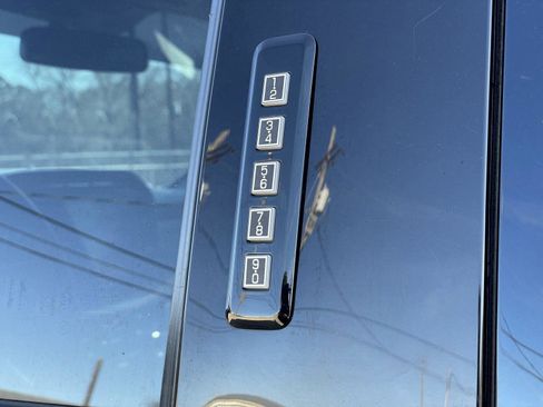 Used 2021 Ford F150 Lariat image 33