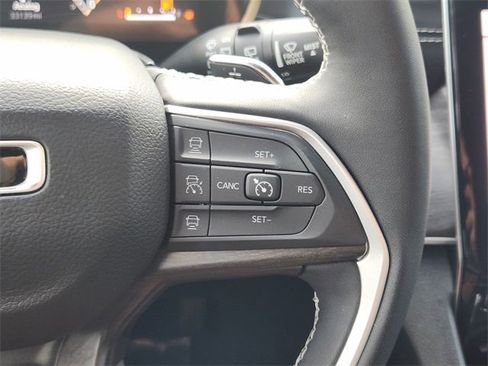 Used 2024 Jeep Grand Cherokee L Limited w/ Luxury Tech Group II AWD/4WD image 31