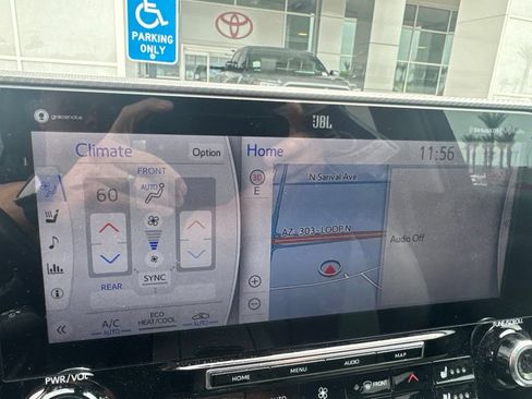 Used 2020 Toyota Highlander Platinum FWD image 3