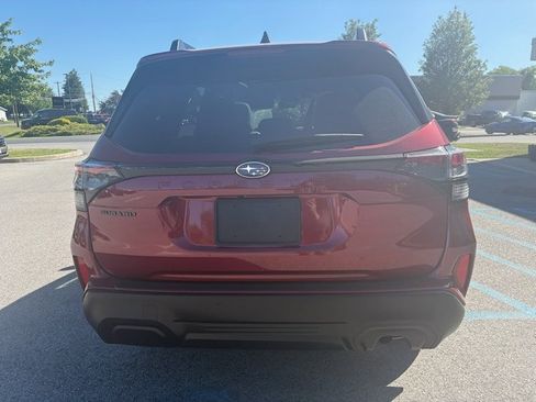 Used 2025 Subaru Forester Premium AWD/4WD image 5