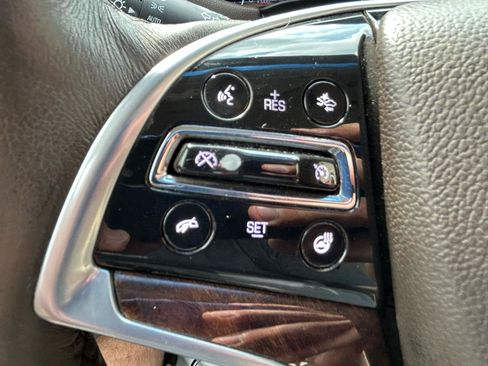 Used 2013 Cadillac XTS Luxury w/ Driver Awareness Package FWD image 18