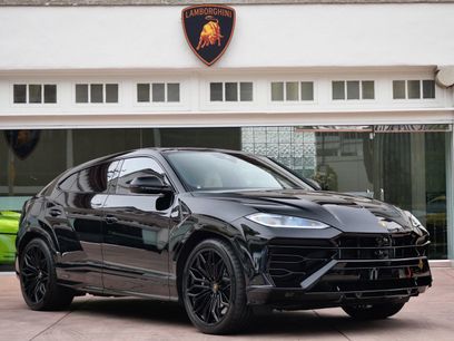 Used 2025 Lamborghini Urus SE