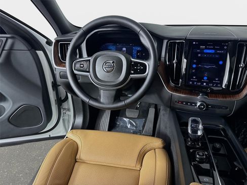 Used 2023 Volvo XC60 B6 Ultimate w/ Protection Package Premier AWD/4WD image 26