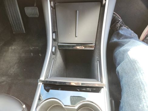 Used 2018 Tesla Model 3 Mid Range image 35