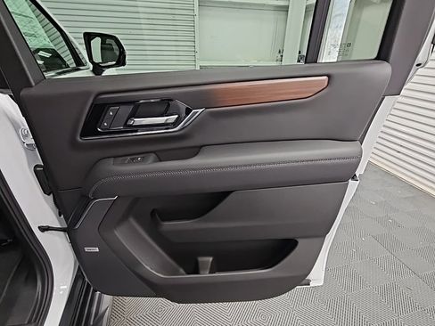 New 2026 GMC Yukon XL Denali image 41